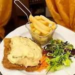 Traditionsgasthaus Goldener Loewe Restaurant & Pensjonat *