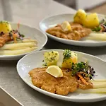 Traditionsgasthaus Goldener Loewe Restaurant & Guest house