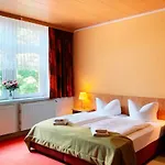 Traditionsgasthaus Goldener Loewe Restaurant & *