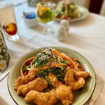 Traditionsgasthaus Goldener Loewe Restaurant & Guest house *
