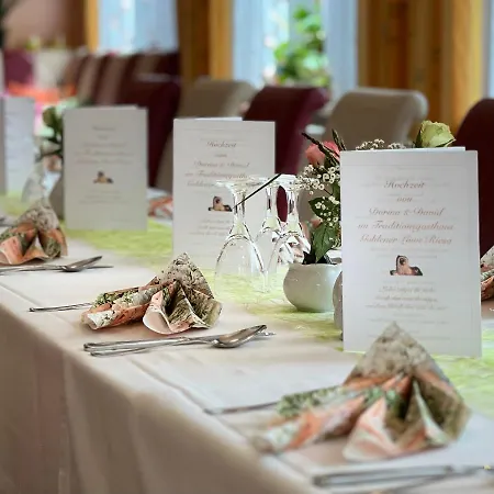 Traditionsgasthaus Goldener Loewe Restaurant & Guest house Riesa