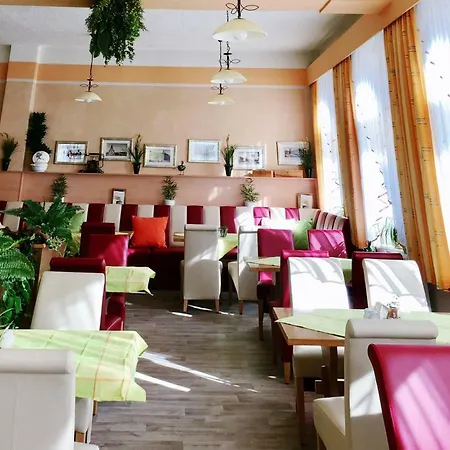 بيت ضيافة Traditionsgasthaus Goldener Loewe Restaurant & *