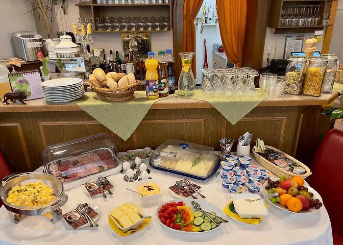 Traditionsgasthaus Goldener Loewe Restaurant & * Риза