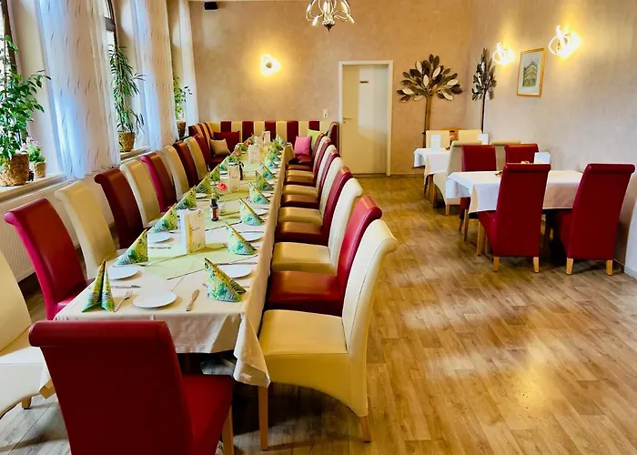 Traditionsgasthaus Goldener Loewe Restaurant & بيت ضيافة
