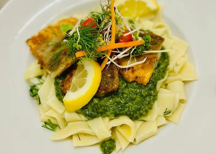 Traditionsgasthaus Goldener Loewe Restaurant & * Риза